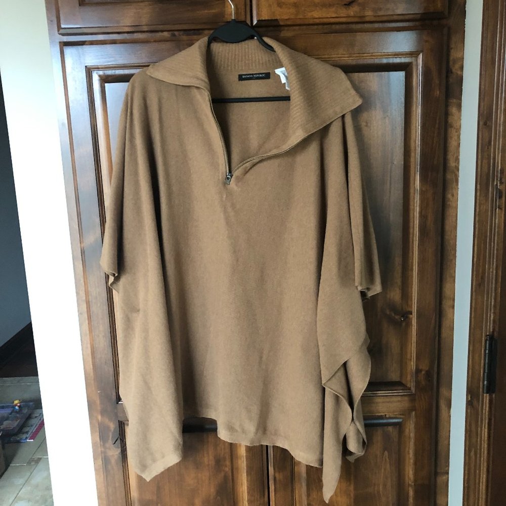 Banana Republic Brown, Cute, Flowy, and Front Zip Poncho Top